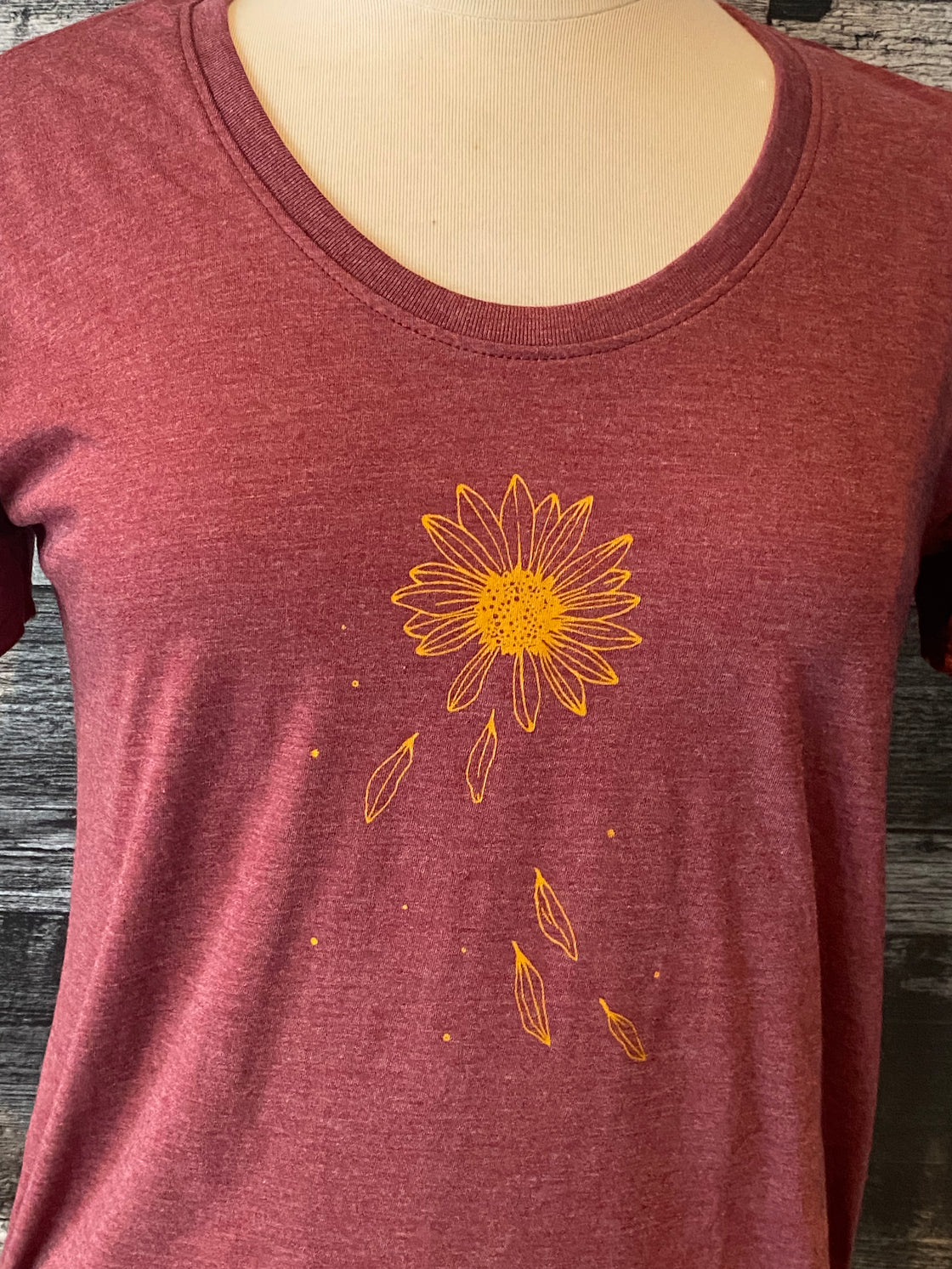 Women's cut tee - Daisy